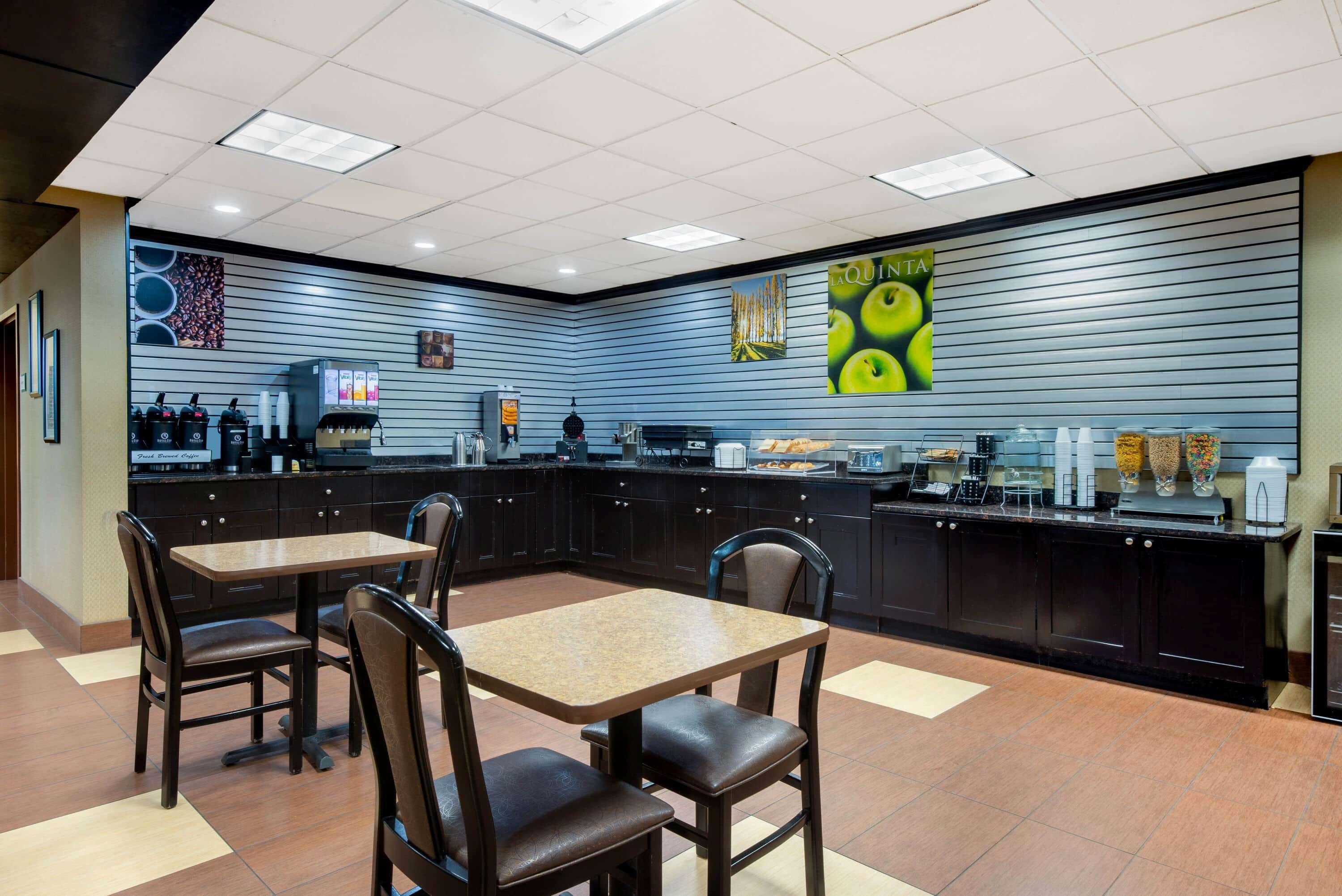 La Quinta Inn By Wyndham West Long Branch Nj Shore Area מראה חיצוני תמונה