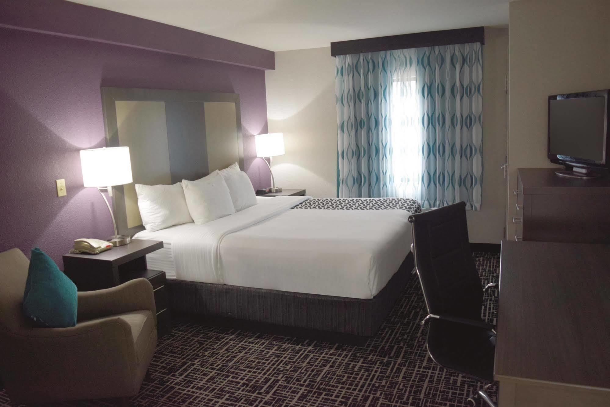La Quinta Inn By Wyndham West Long Branch Nj Shore Area מראה חיצוני תמונה